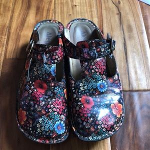 Slip on flower alegria’s